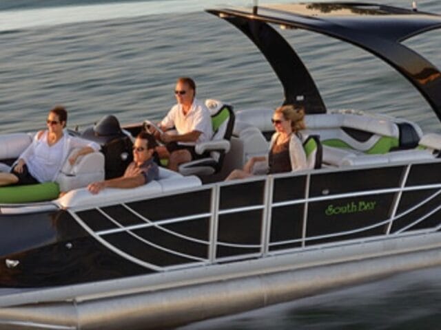 The first thing you notice isn’t the boat—it’s the calm.